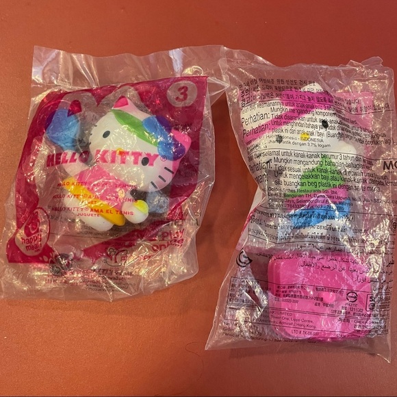 SANRIO HELLO KITTY MCDONALD'S HAPPY MEAL TOYS SPORTS SET 2013 - Picture 2 of 7
